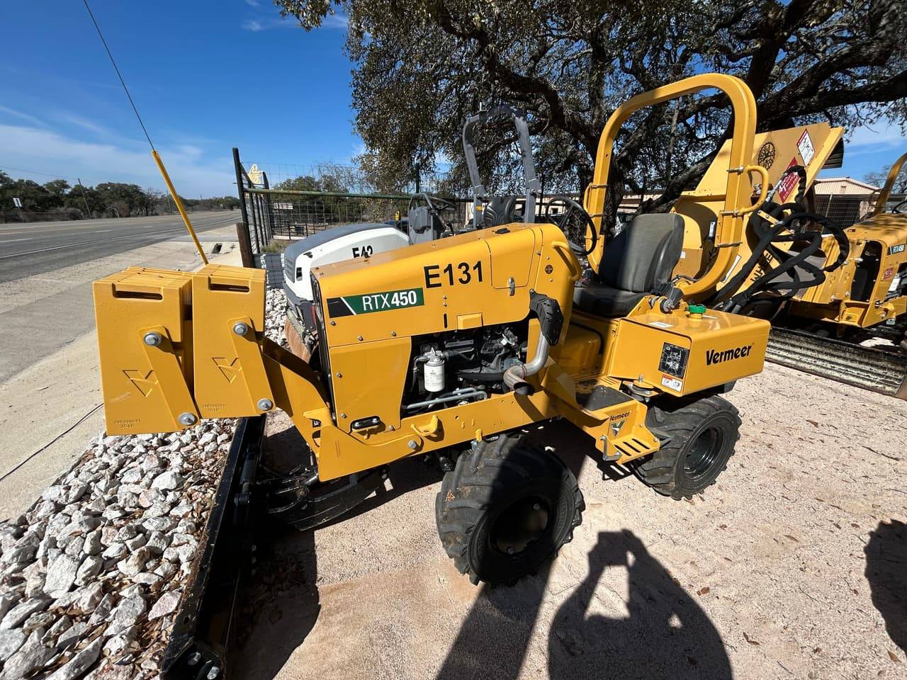 Vermeer RTX450 rock saw with Hydra Wheel cutting attachment, front-left view